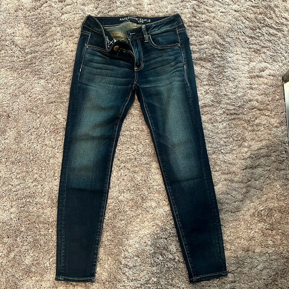 Like new American Eagle super low jegging size 6short